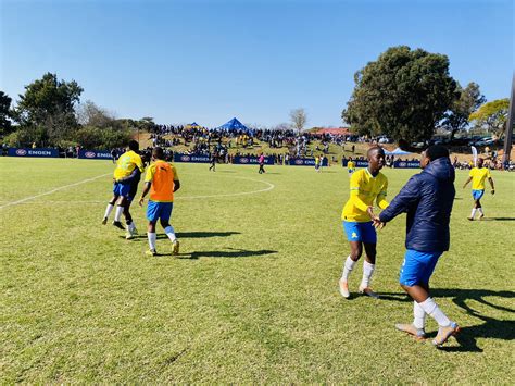 Mamelodi Sundowns 0.